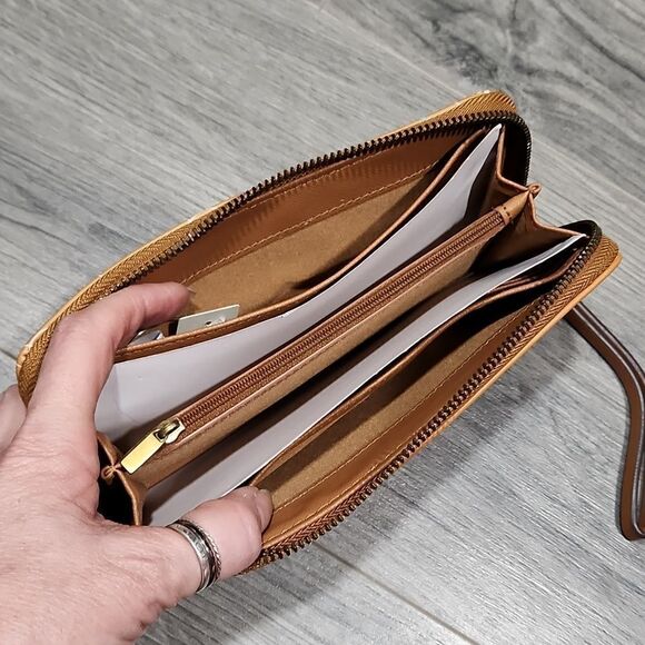 NWT Fossil Jori Floral Zip Around Wallet Wristlet - Picture 4 of 6